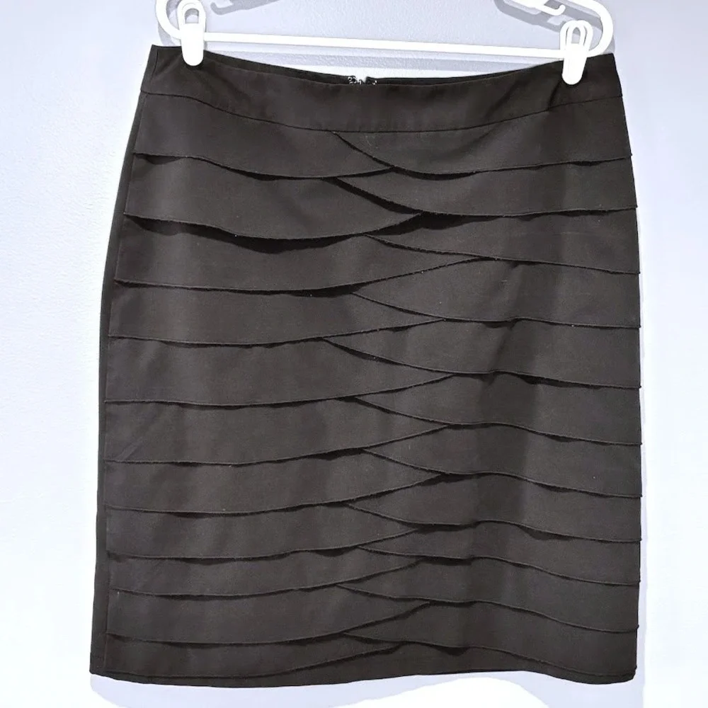 Larry Levine Pencil Skirt‎ Womens 14 Black Poly Blend Tiered Ruffle Chic Career